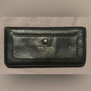 Marc Jacobs Black Pebbled Leather Wallet. EUC